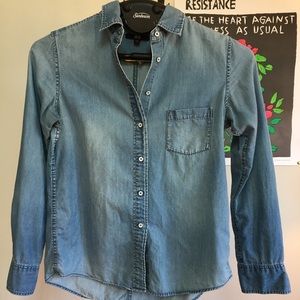 UNIQLO chambray shirt
